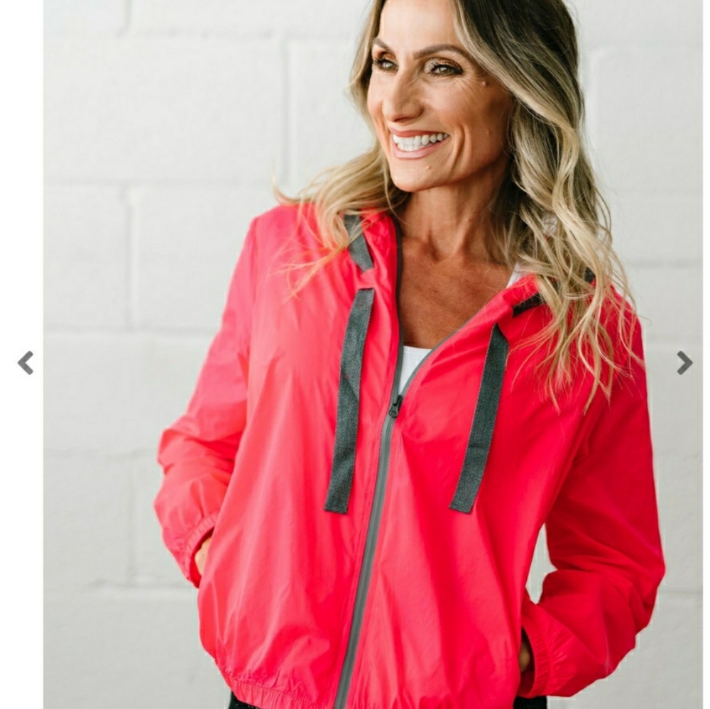 Zyia Hoodia  Draw String Light Windbreaker